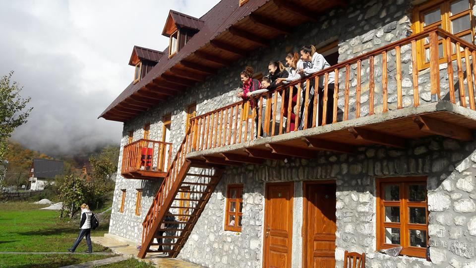 Hotel Bujtina Berishta Theth Exterior foto
