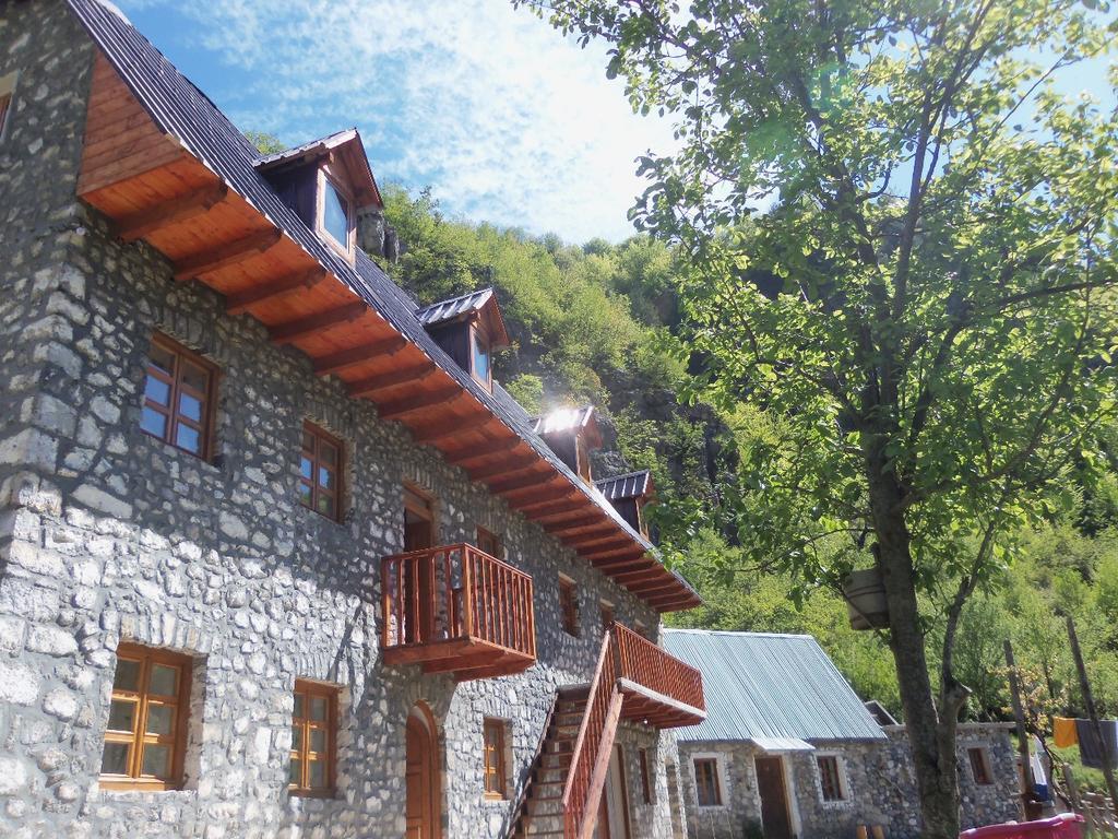 Hotel Bujtina Berishta Theth Exterior foto
