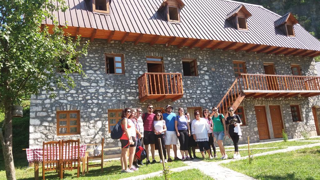 Hotel Bujtina Berishta Theth Exterior foto